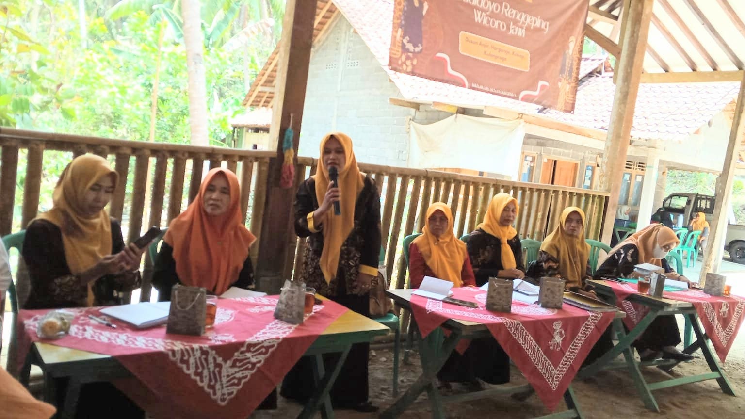 Pertemuan Rutin Kelompok Lansia Anjir : Lansia Tangguh, Lansia Bahagia
